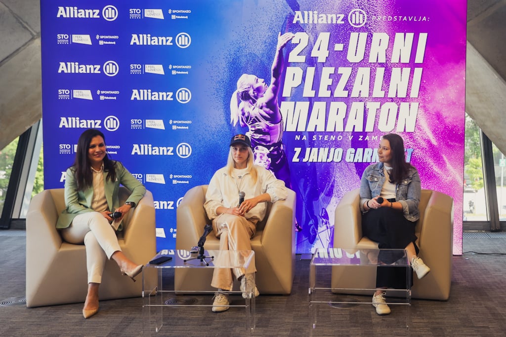Marijana Jakovac, Janja Garnbret in Doris Rojo, predstavnica Zveze Anita Ogulin